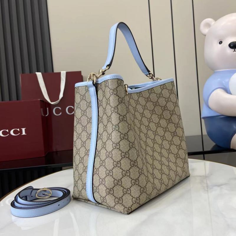 Сумка Gucci с монограммой и ремнем