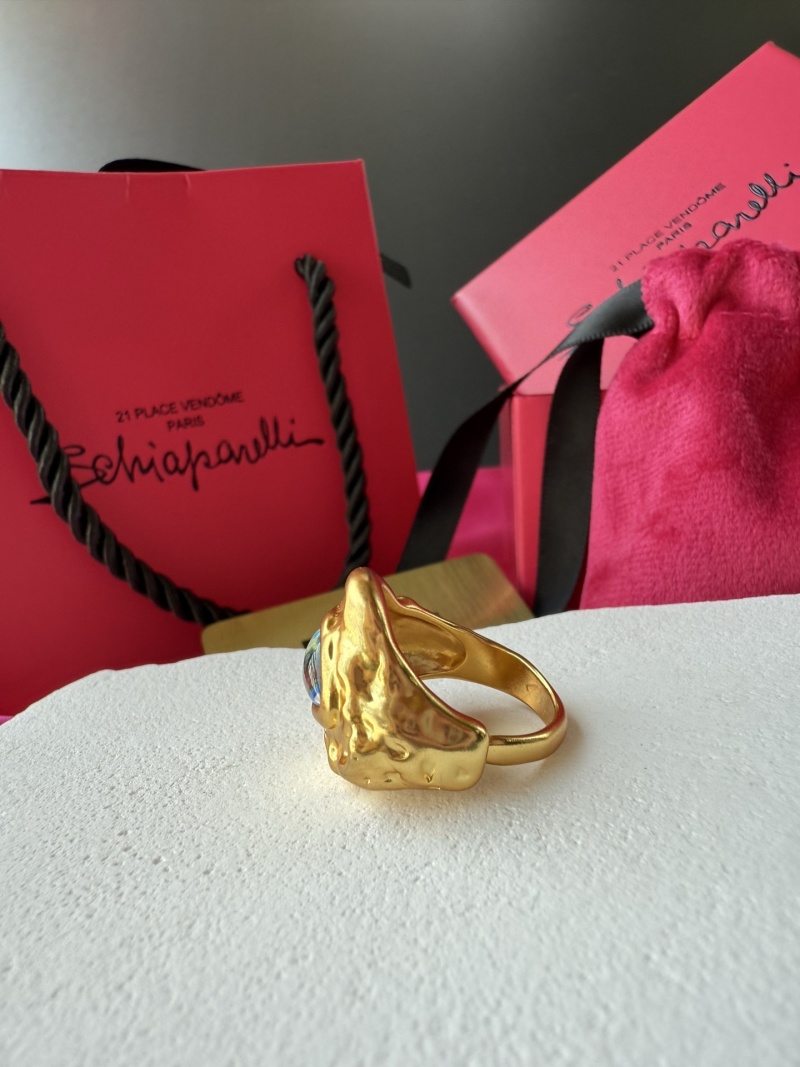 Золотистое кольцо с глазом Schiaparelli