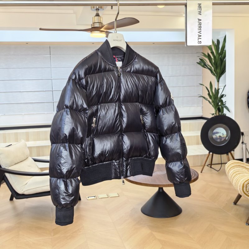 Пуховик Moncler