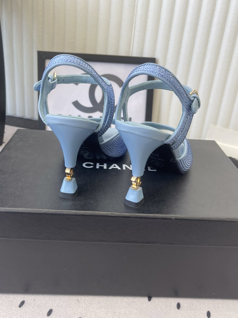 Женские босоножки с декором из страз на тонком каблуке Chanel
