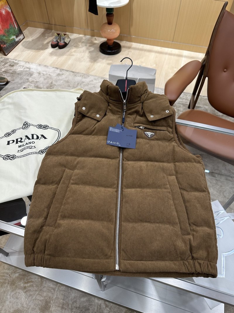 Жилет Prada