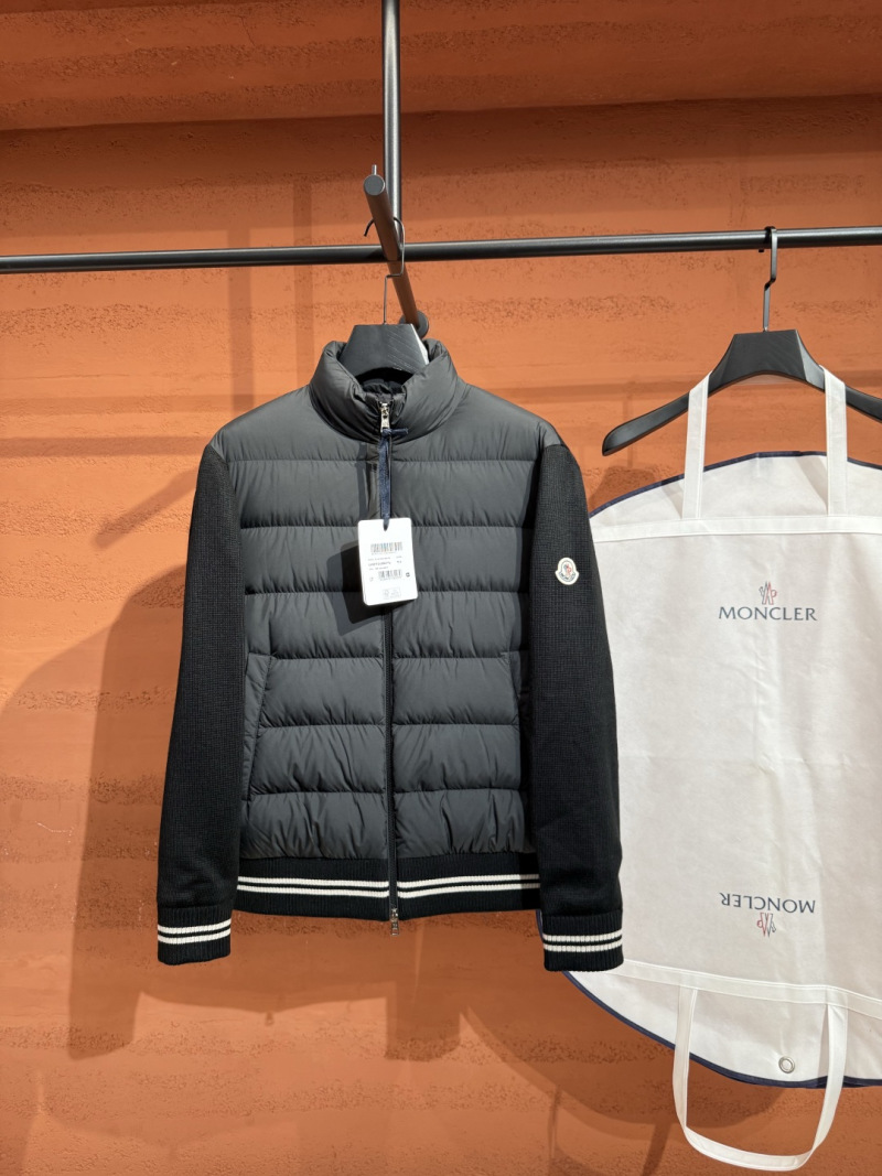 Пуховик Moncler