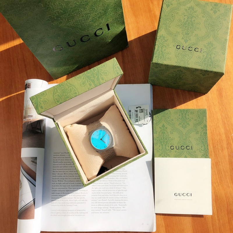 Часы Gucci