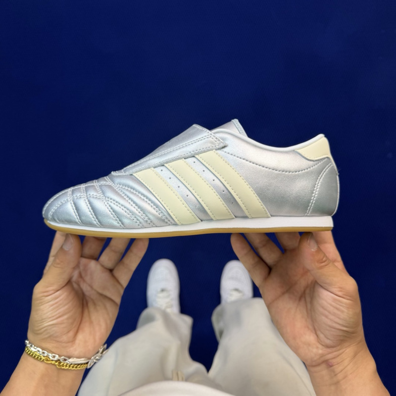 Кроссовки Adidas Originals