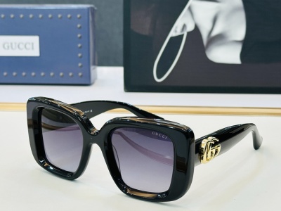 Солнцезащитные очки Gucci GG1975S