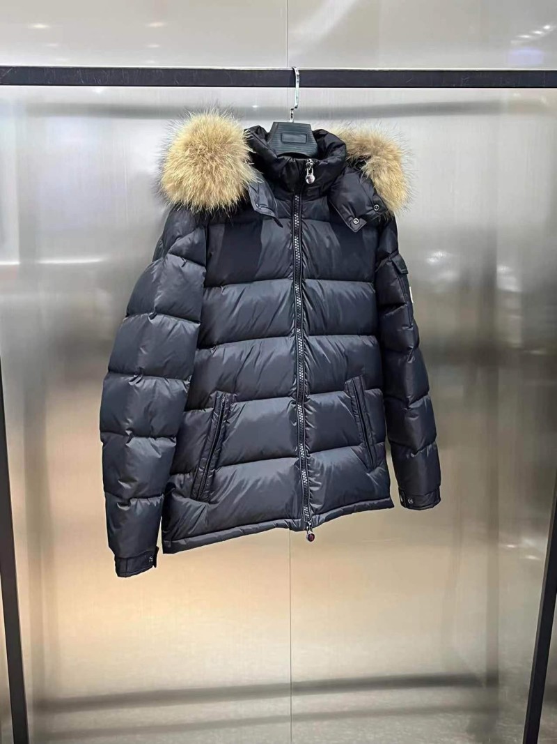Пуховик Moncler