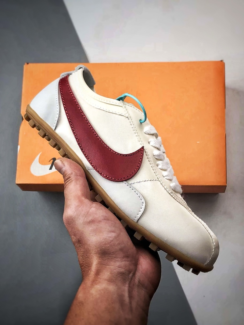 Мужские кроссовки Moon Shoe OG Summit белые с красным Nike