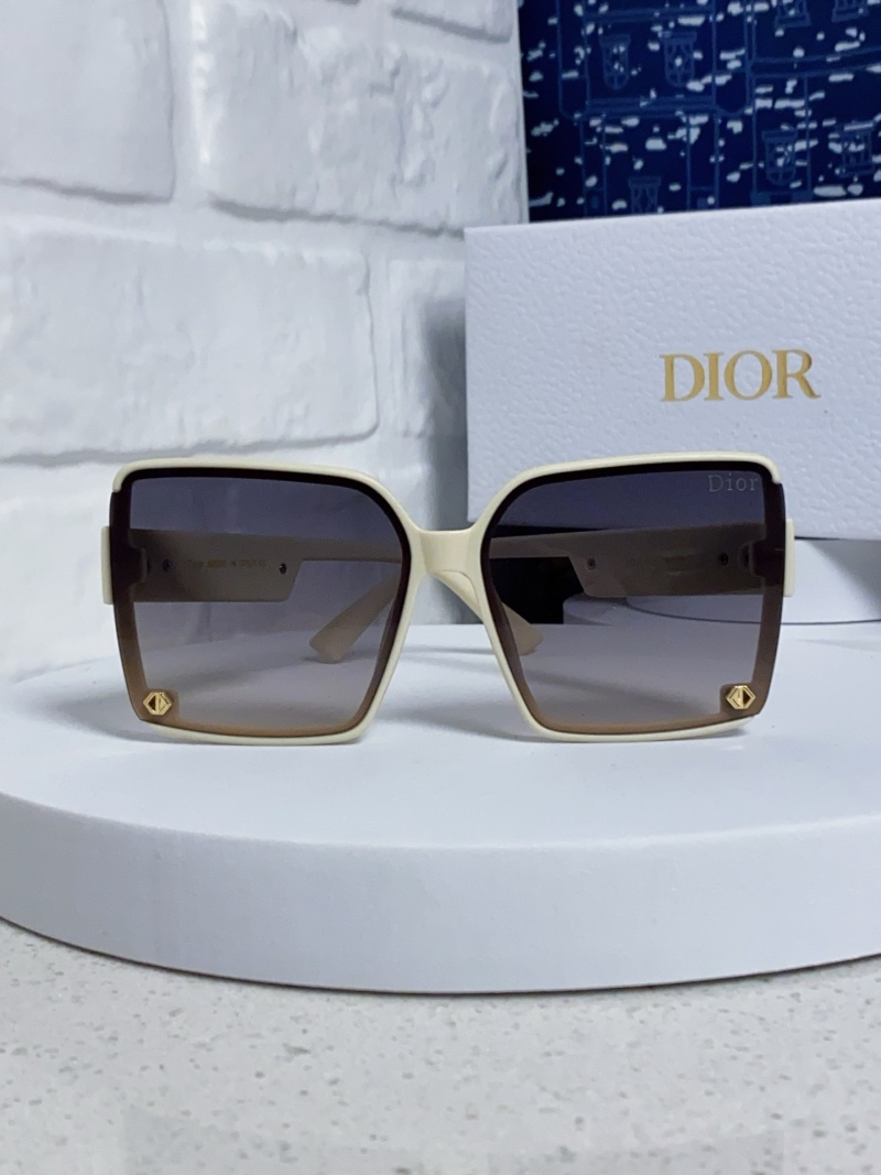 Женские солнечные очки Dior кремового цвета с градиентными линзами