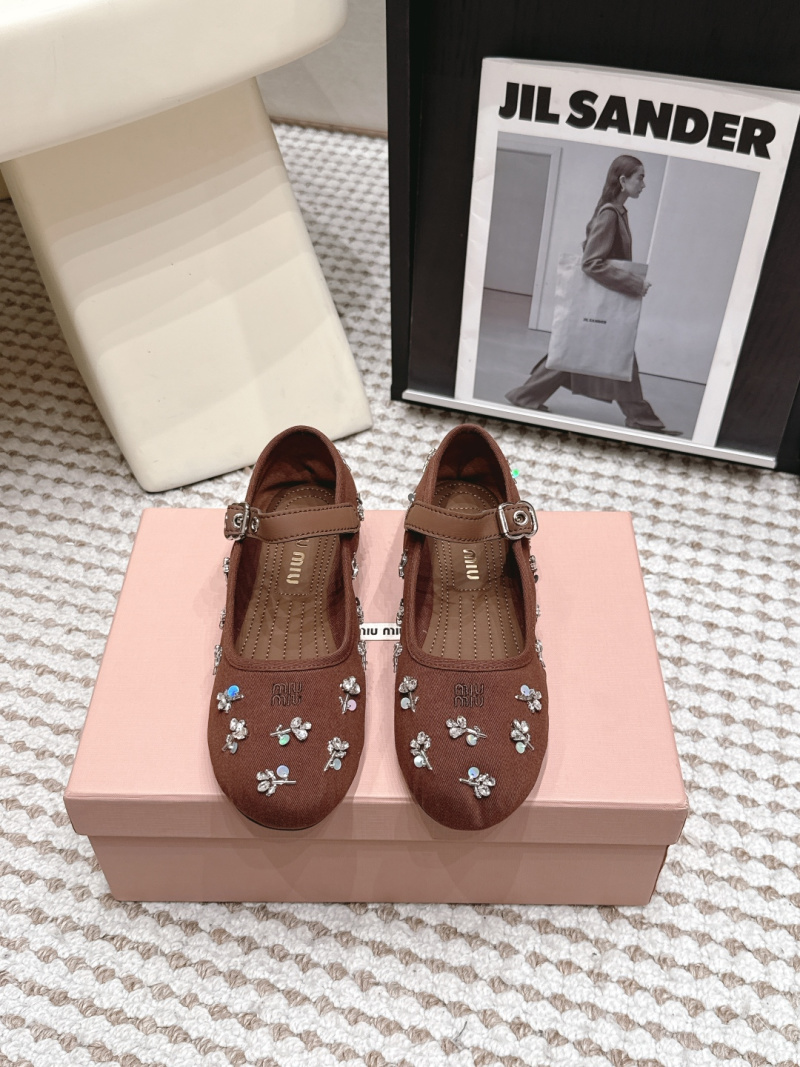 Женские балетки с декором в виде цветов Miu Miu