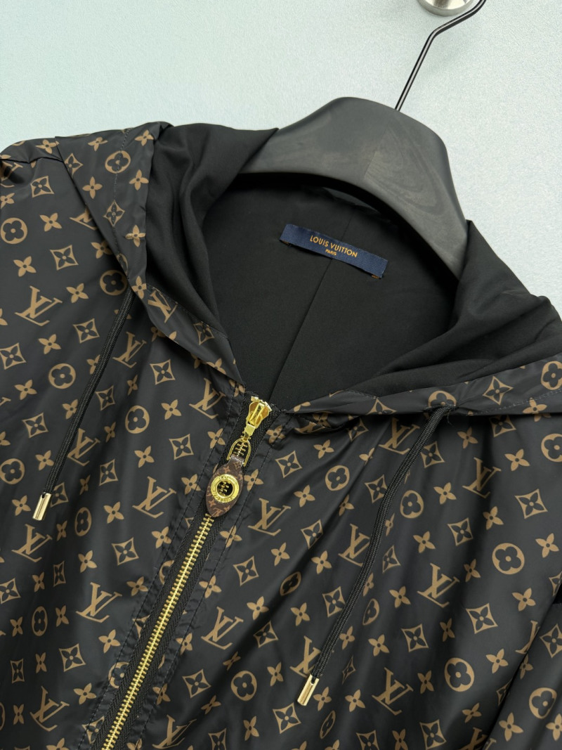 Спортивный костюм Louis Vuitton с монограммой