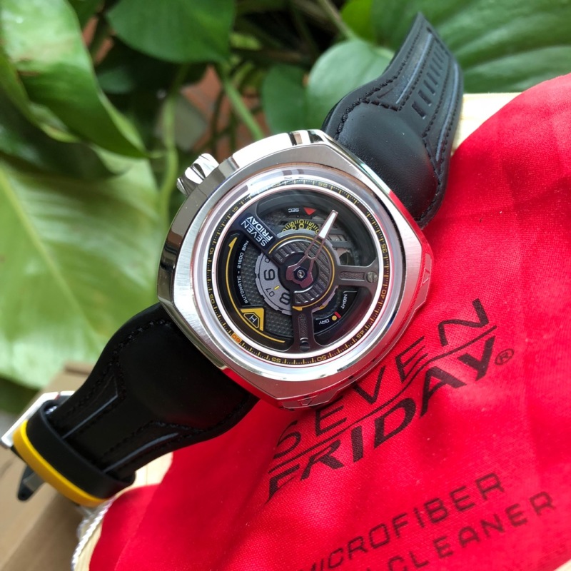 Часы SevenFriday
