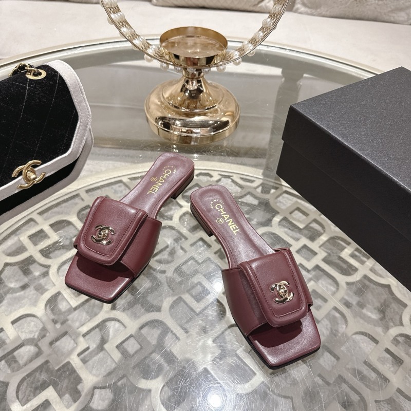 Женские шлёпанцы с декором "двойное C" из кожи Chanel