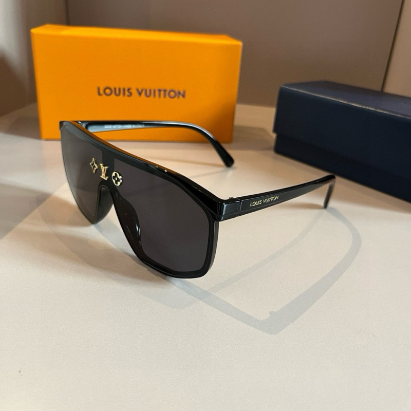 Солнцезащитные очки Louis Vuitton