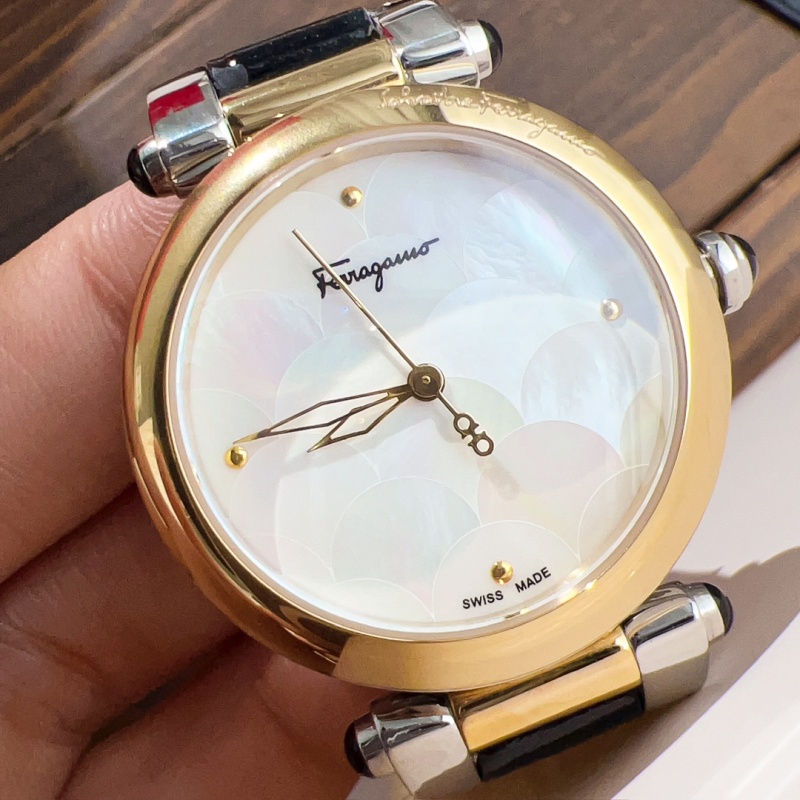 Часы Ferragamo
