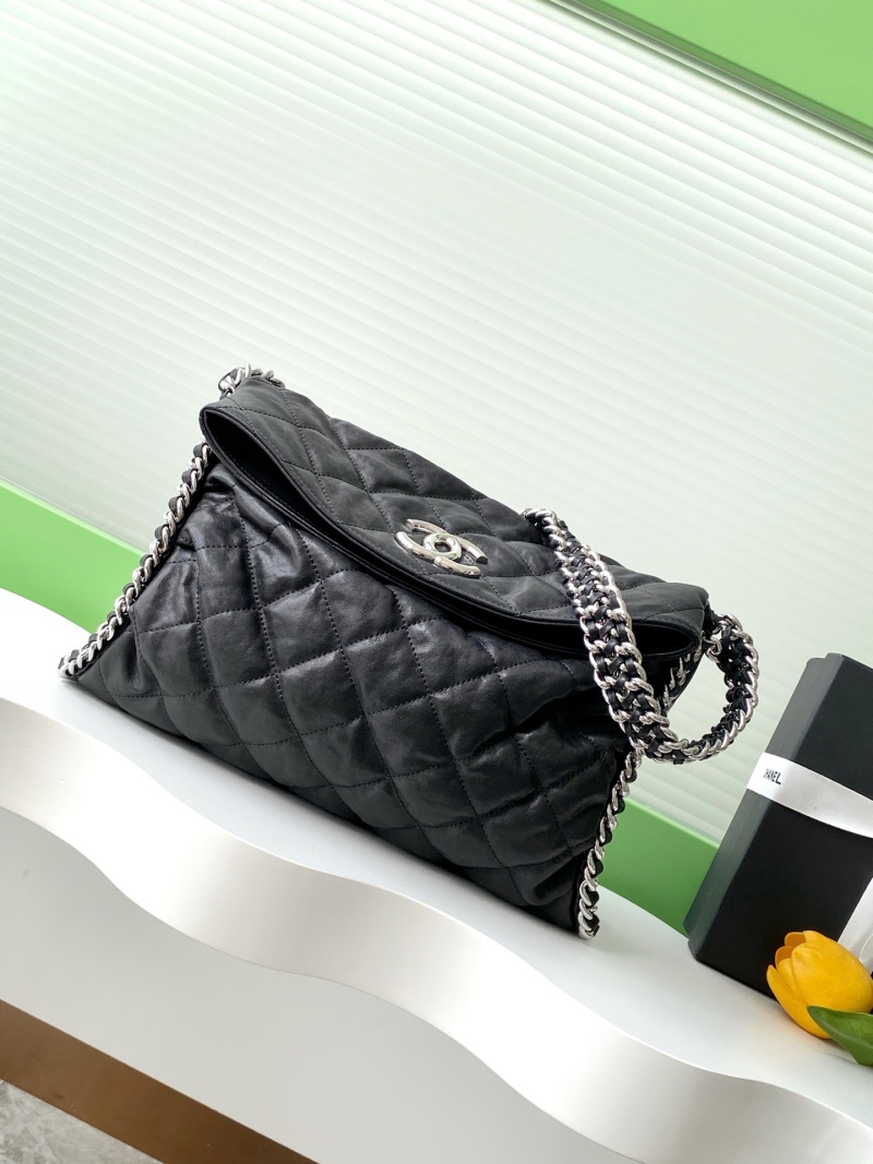 Кожаная сумка Chanel с цепочкой