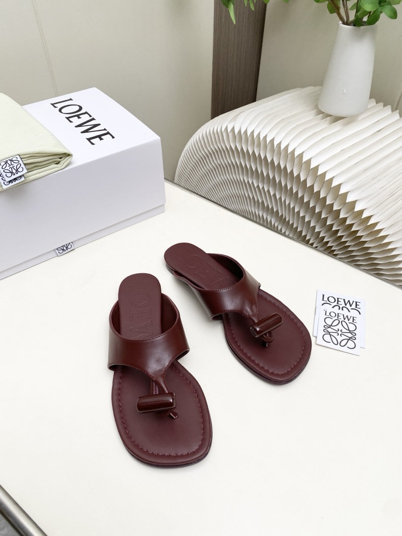 Женские кожаные сандалии-тапочки Loewe