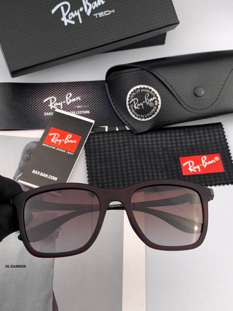 Солнцезащитные очки Ray-Ban RB3443 (Черные)