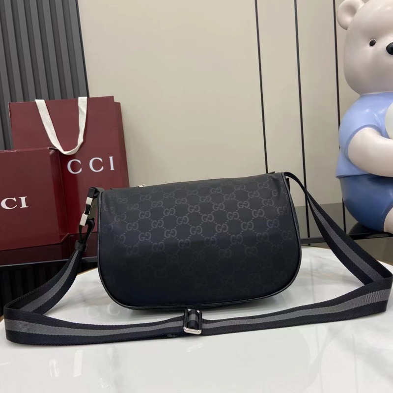 Сумка Gucci с монограммой