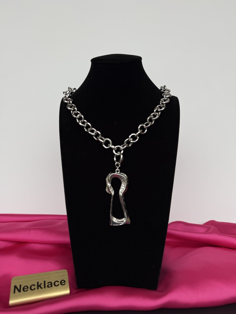 Колье с подвеской в виде ключа Schiaparelli