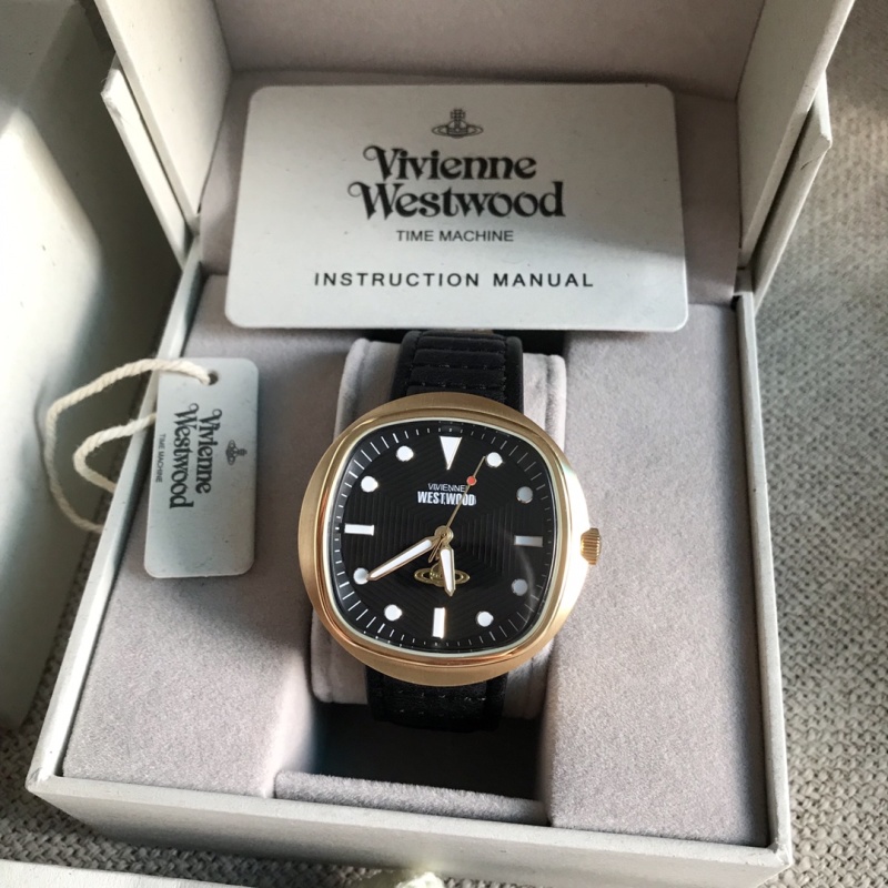 Часы Vivienne Westwood