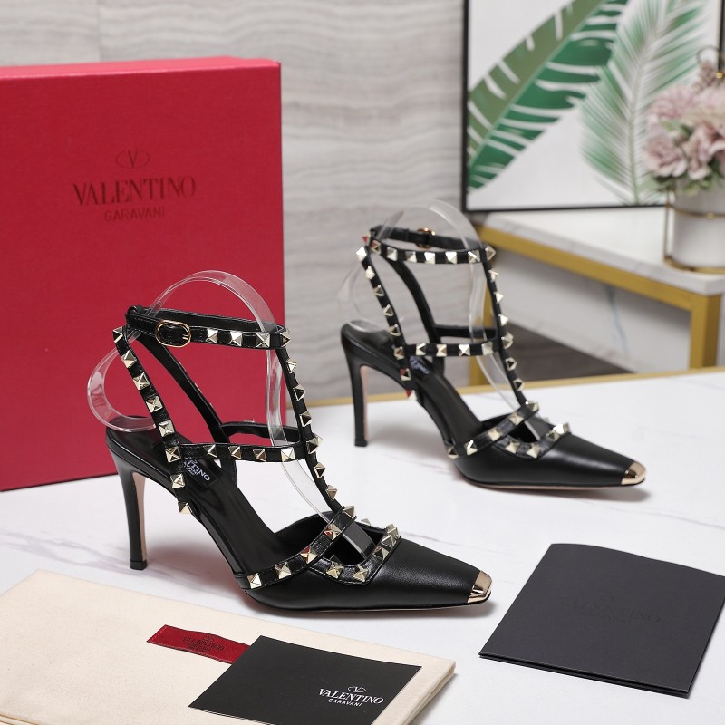 Женские туфли Valentino Roman Stud на шпильке Valentino Garavani