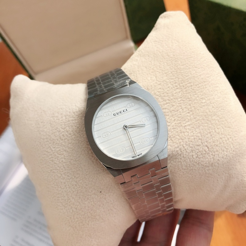 Часы Gucci
