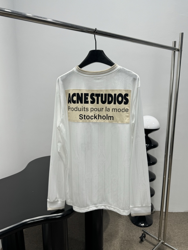 Футболка Acne Studios белая с вышивкой сердца и цифрами