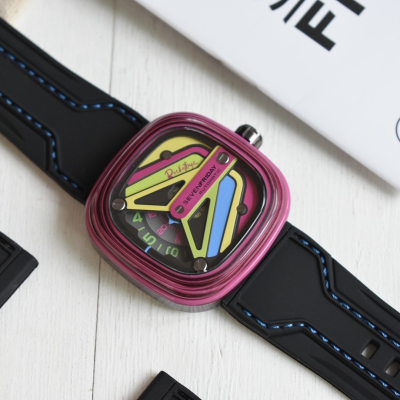 Часы SevenFriday