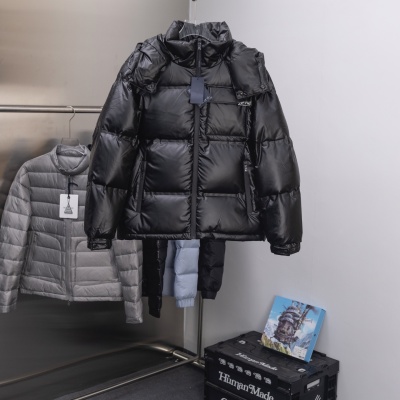 Пуховик Prada