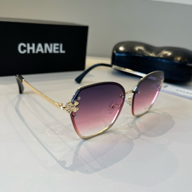 Солнцезащитные очки Chanel