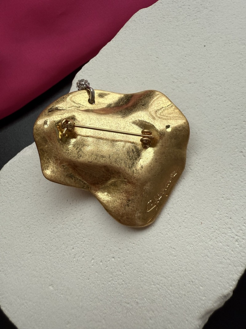 Брошь Schiaparelli