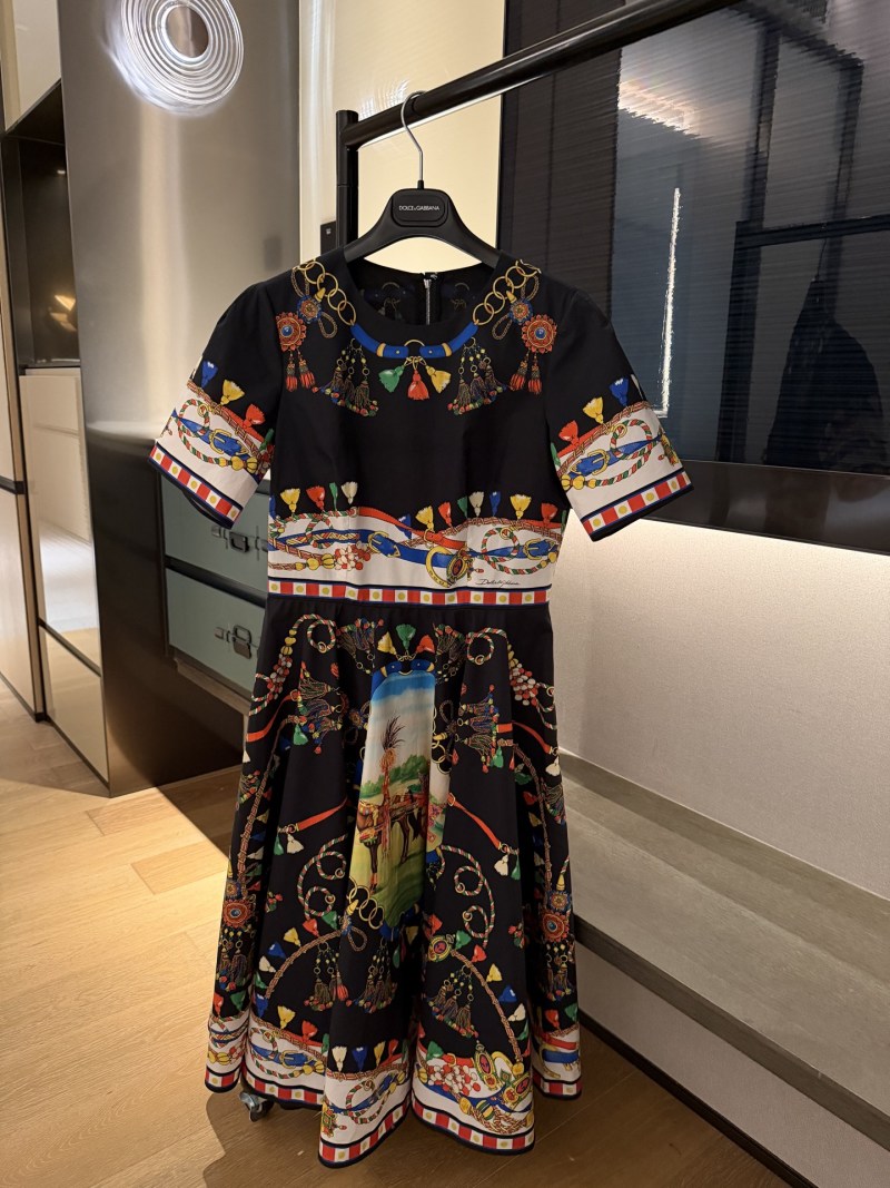 Повседневное платье с ярким принтом Dolce & Gabbana