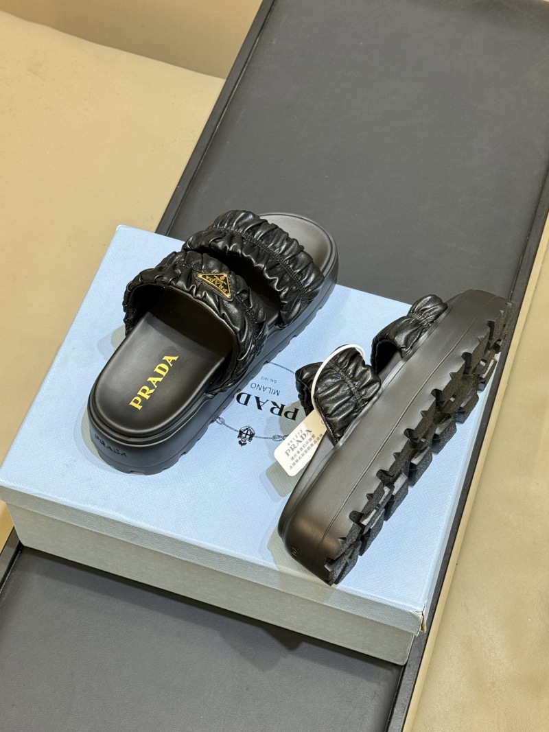 Шлепанцы женские с двойной бретелью Prada
