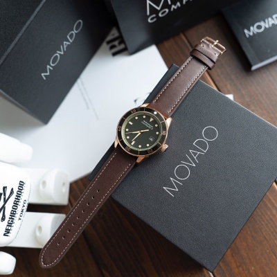 Часы Movado