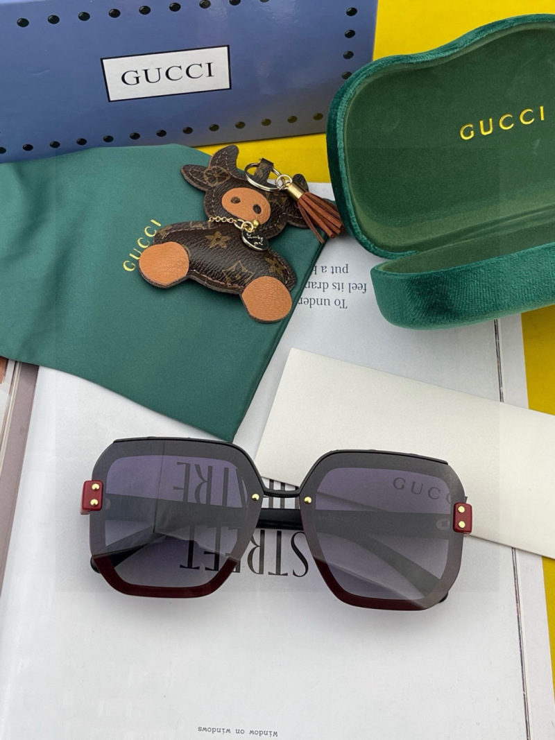 Солнцезащитные очки геометрические поляризованные Gucci
