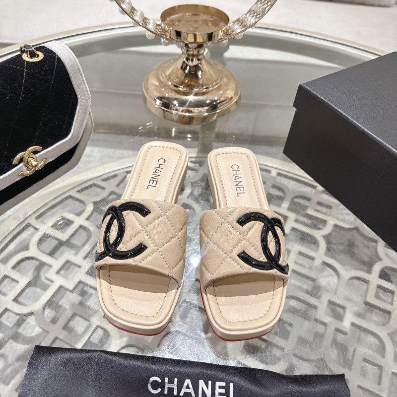 Женские шлёпанцы Chanel с двойным логотипом и квадратным носком
