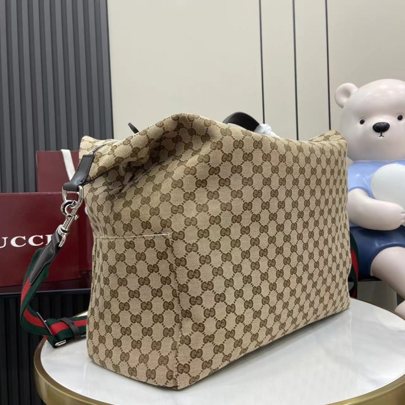 Сумка Gucci с монограммой и плечевым ремнем