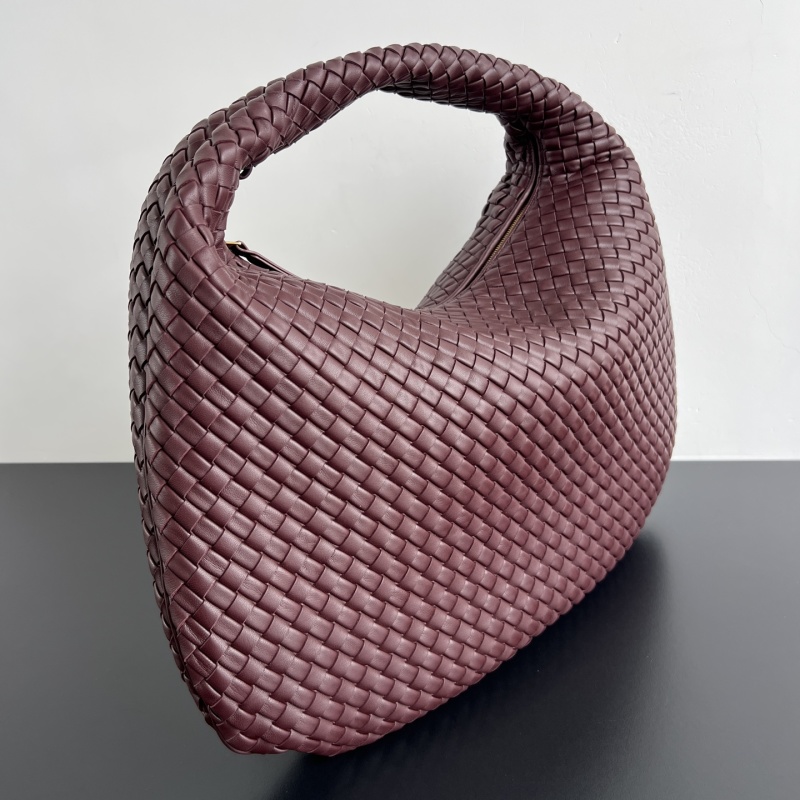 Сумка Bottega Veneta Veneta из сплетенной кожи