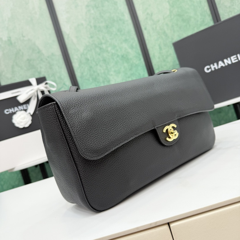 Черная кожаная сумка Chanel