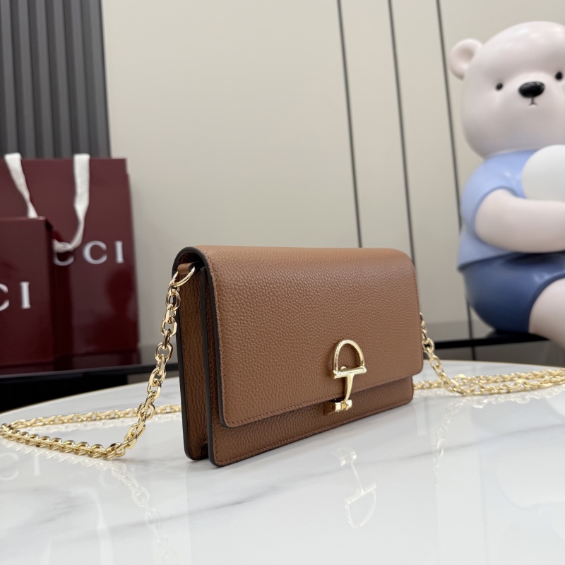 Сумка-клатч Gucci с цепочкой