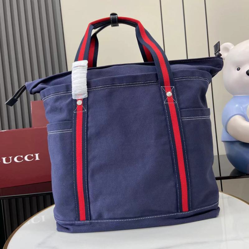 Сумка Gucci из канвы с красной полосой