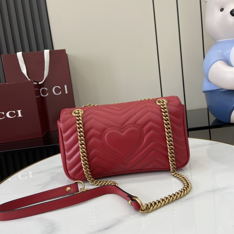 Красная сумка Gucci с цепочкой