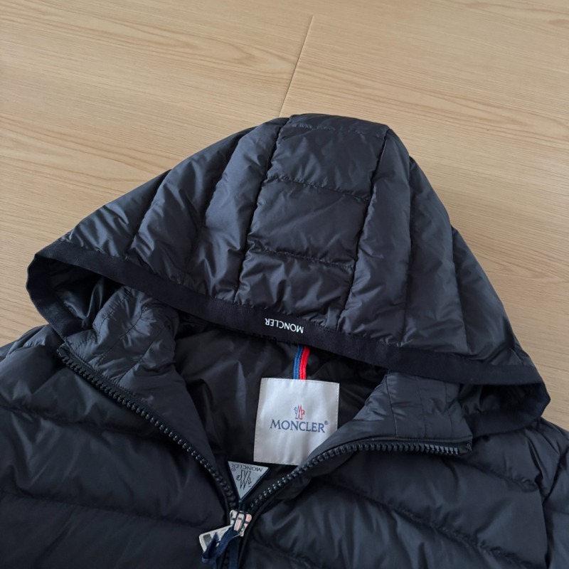 Пуховик Moncler