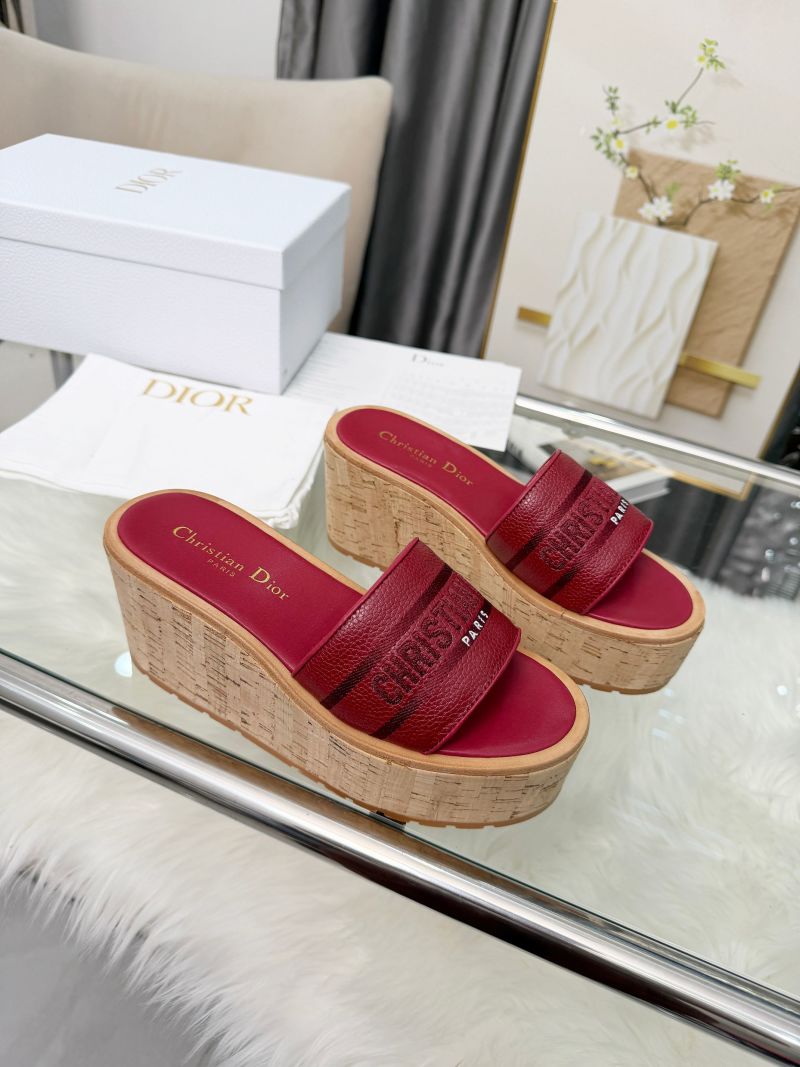 Женские кожаные босоножки на высокой пробковой подошве Dior