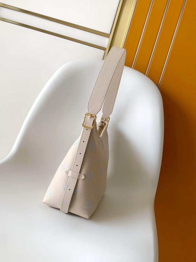Сумка Louis Vuitton с монограммой