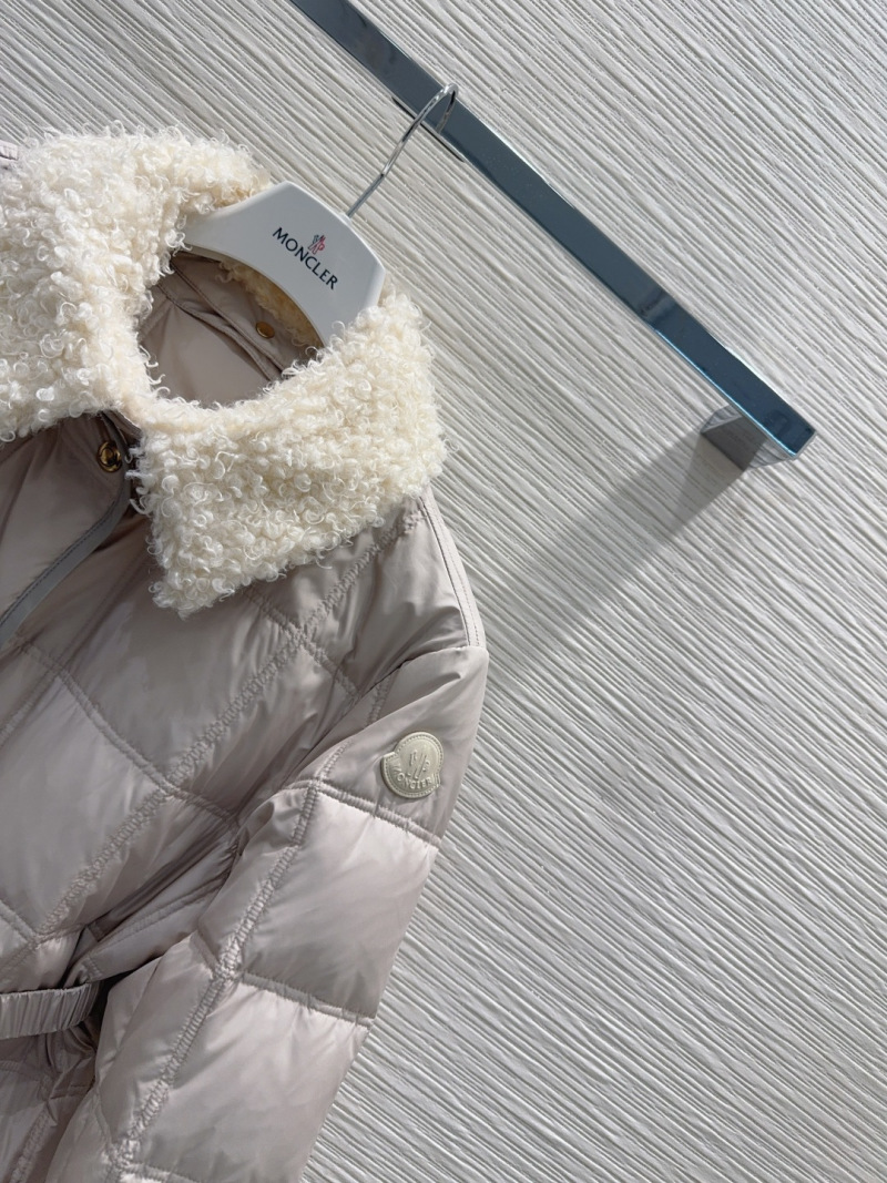 Пуховик Moncler