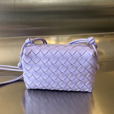 Косметичка Bottega Veneta с плетением