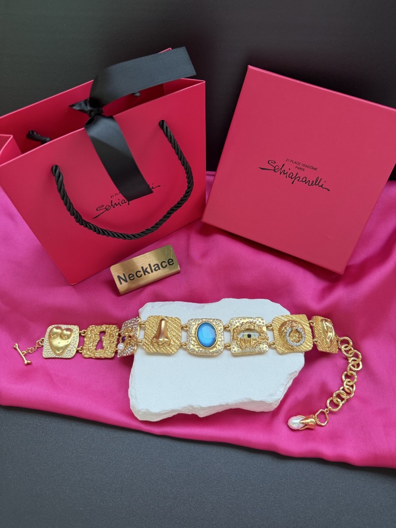 Колье с декоративными элементами Schiaparelli