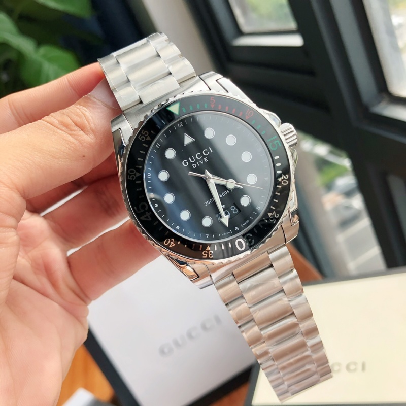 Часы Gucci