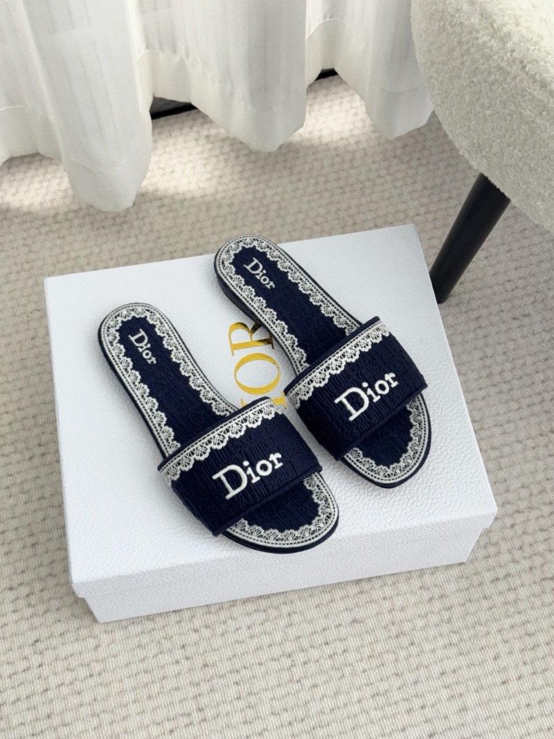 Туфли Dior с белой кружевной отделкой